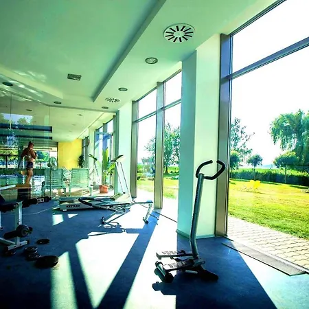 Club 218 Wellness Luxus Апартаменты